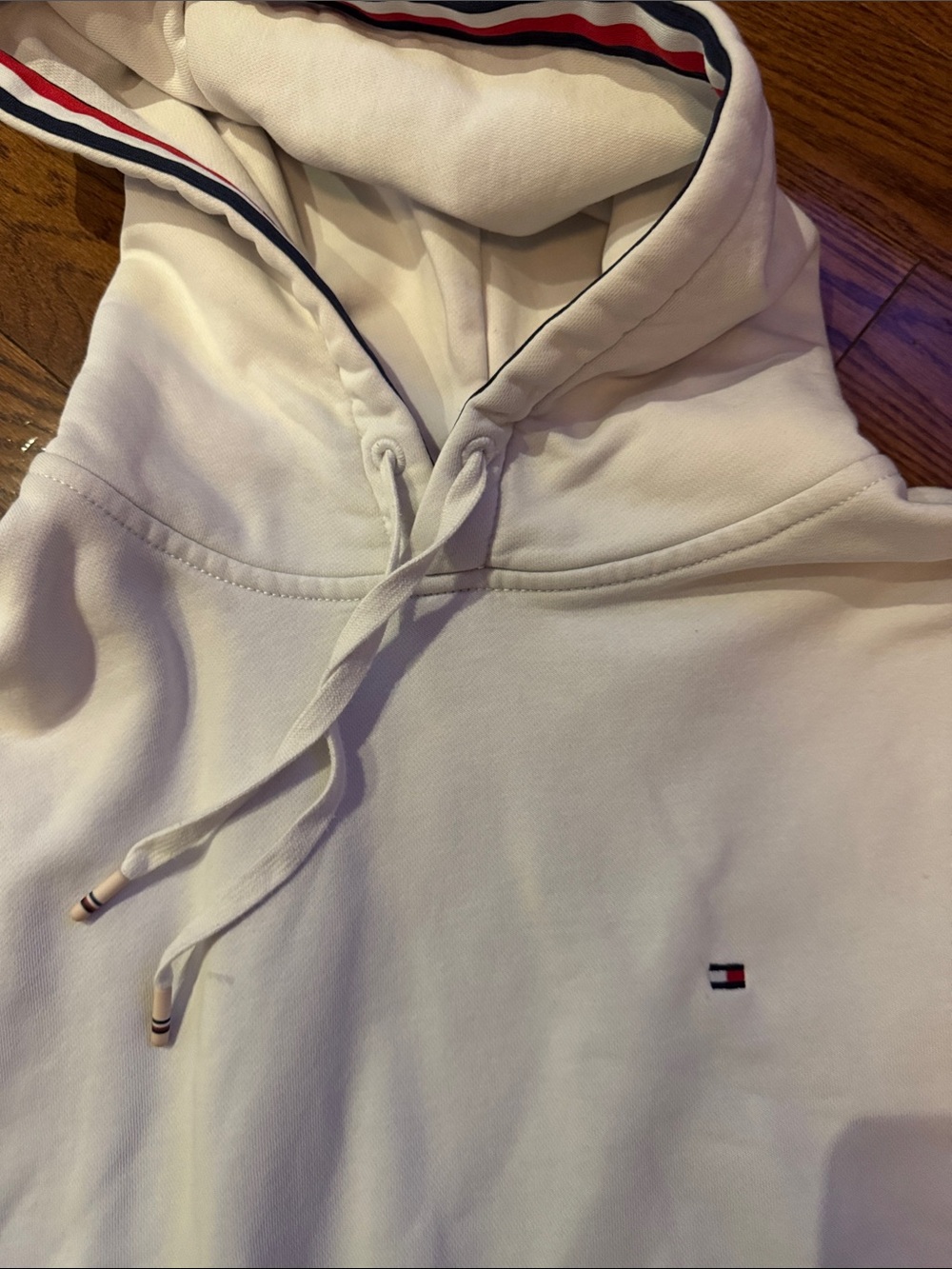 Tommy Hilfiger White Crewneck Hoodie with Signature Flag and Trim - Picture 1 of 8